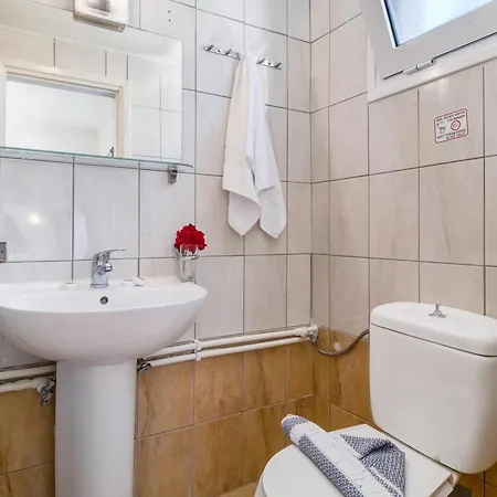 Club - 6 Apartment *